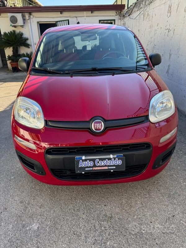Usata Fiat Panda Easy 85 CV (62 kW) 2018 Rosso Utilitaria