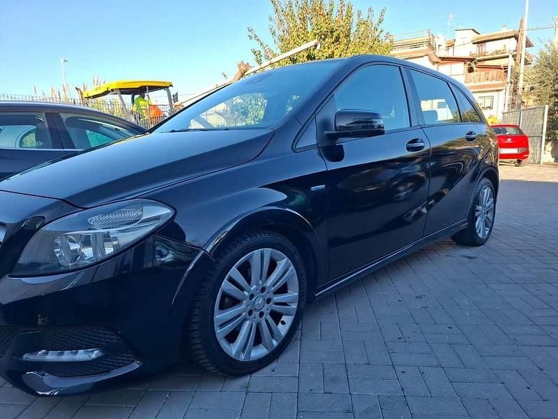 Usata Mercedes B180 Premium 109 CV (80 kW) 2012 Nero Monovolume