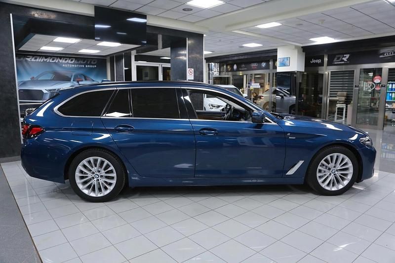 Usata BMW 530 Luxury Line 249 CV (183 kW) 2021 Blu Station wagon