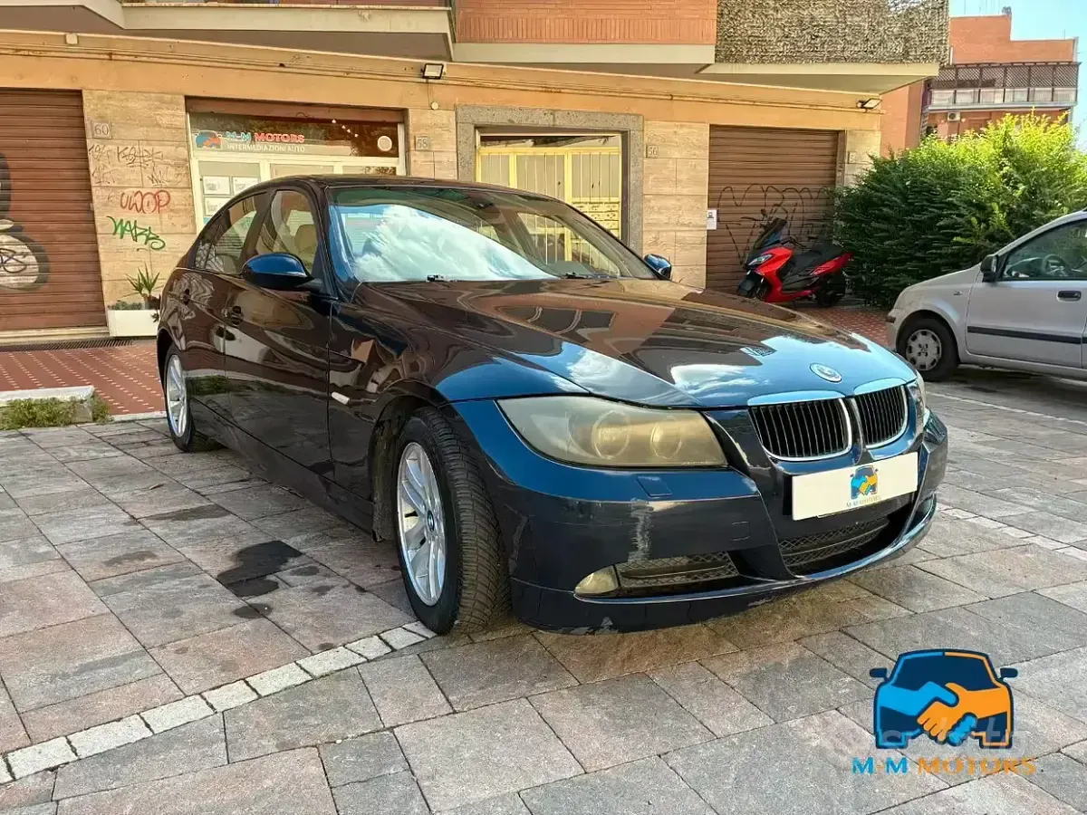 Usata BMW 320 Efficient Dynamics 163 CV (119 kW) 2005 Blu Berlina