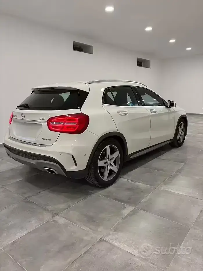 Usata Mercedes GLA200 Premium 136 CV (100 kW) 2015 Bianco SUV