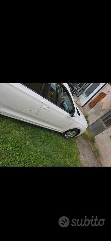 Usata Skoda Rapid 110 CV (80 kW) 2019 Bianco Berlina