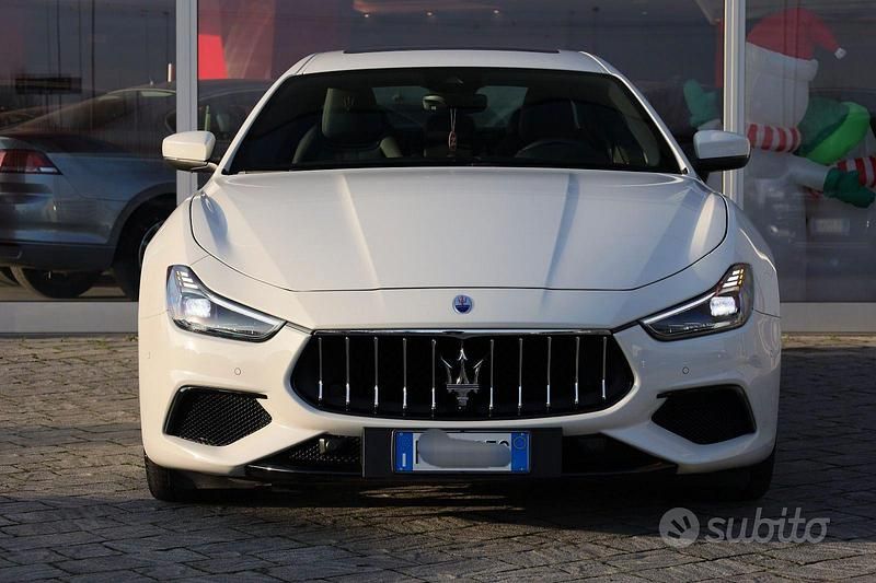 Usata Maserati Ghibli 350 CV (257 kW) 2019 Bianco Coupé