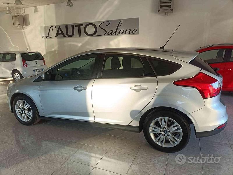 Usata Ford Focus 100 CV (73 kW) 2014 Argento Berlina