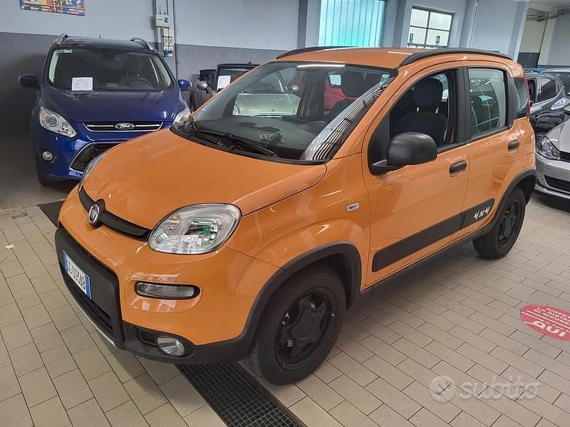 Usata Fiat Panda 4x4 S 86 CV (63 kW) 2020 Arancione Utilitaria