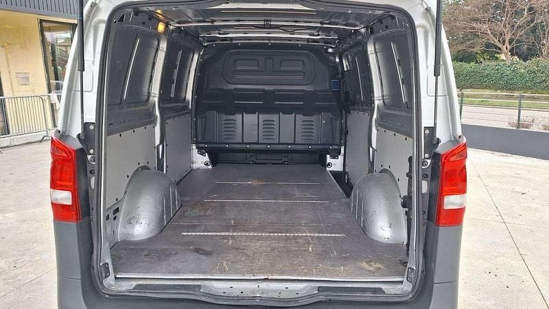 Usata Mercedes Vito Business 136 CV (100 kW) 2019 Argento metallizzato Furgone