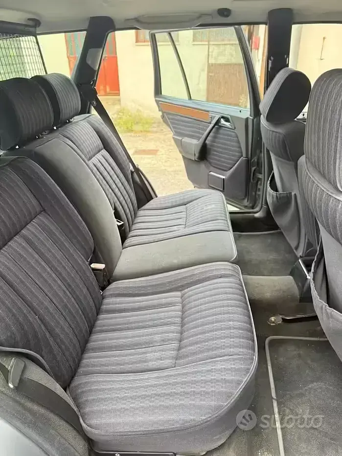 Usata Mercedes 200 122 CV (89 kW) 1990 Grigio Station wagon