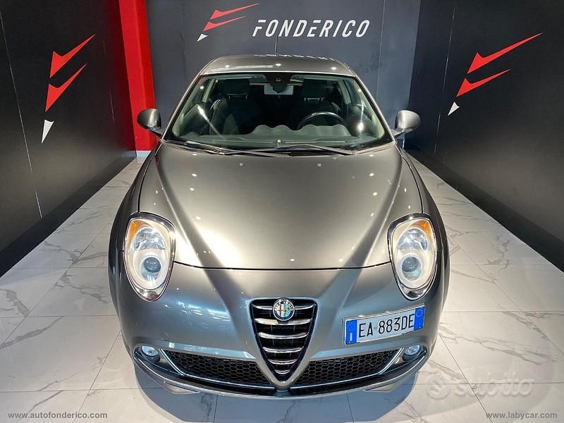 Grigio Usata 2010 Alfa Romeo MiTo Distinctive Due volumi | 3500 € (Buon prezzo) - Immagine 1/4