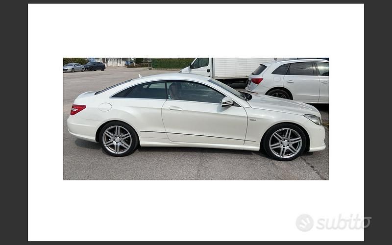 Gebraucht Mercedes E350 AMG 231 PS (169 kW) 2010 Weiß Coupé