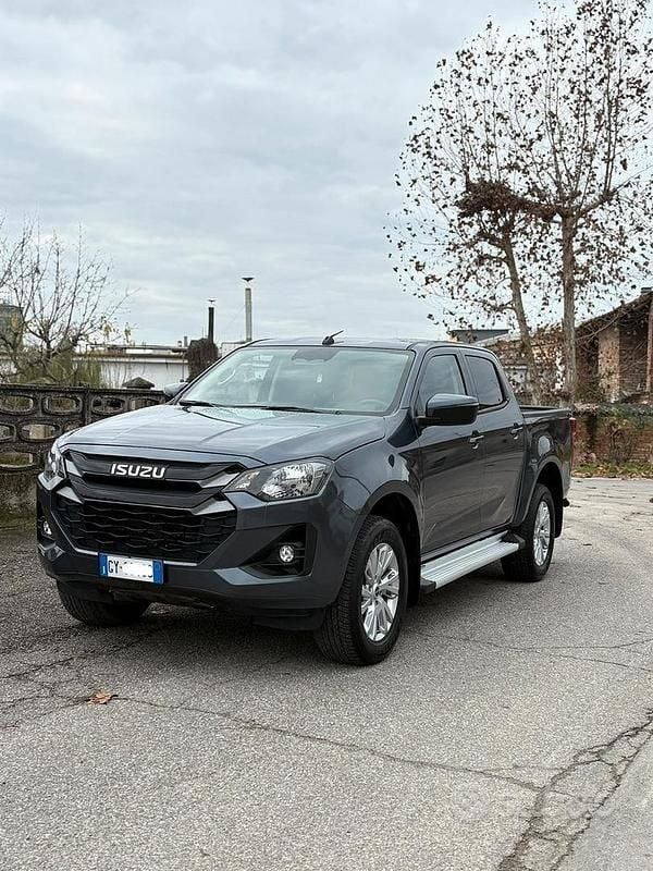 Usata 2025 Isuzu D-Max Tre volumi | 38.000 € - Immagine 1/4
