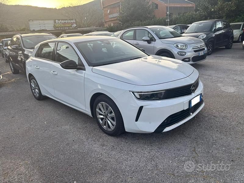 Usata Opel Astra 130 CV (95 kW) 2023 Bianco Berlina