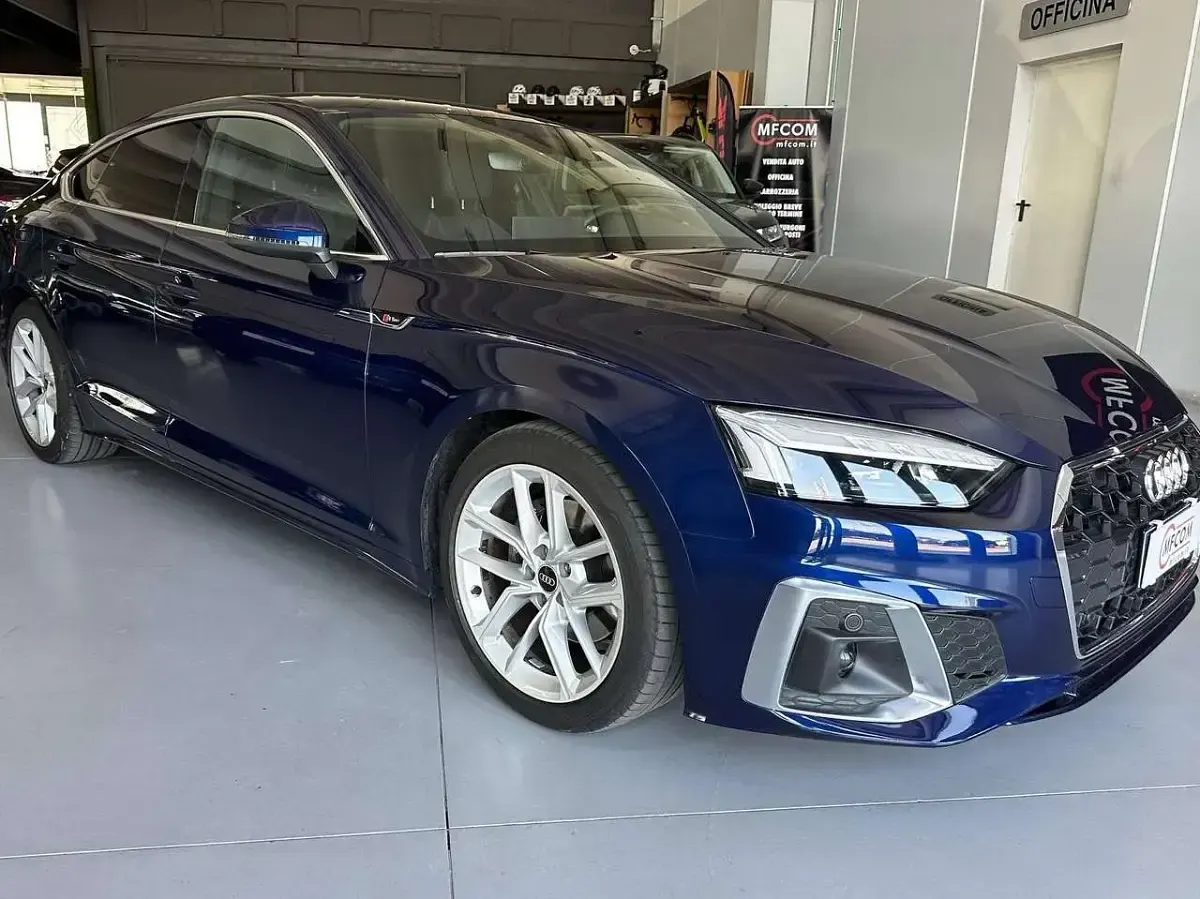 Usata Audi A5 Sportback S-Line 163 CV (119 kW) 2023 Blu/azzurro Utilitaria