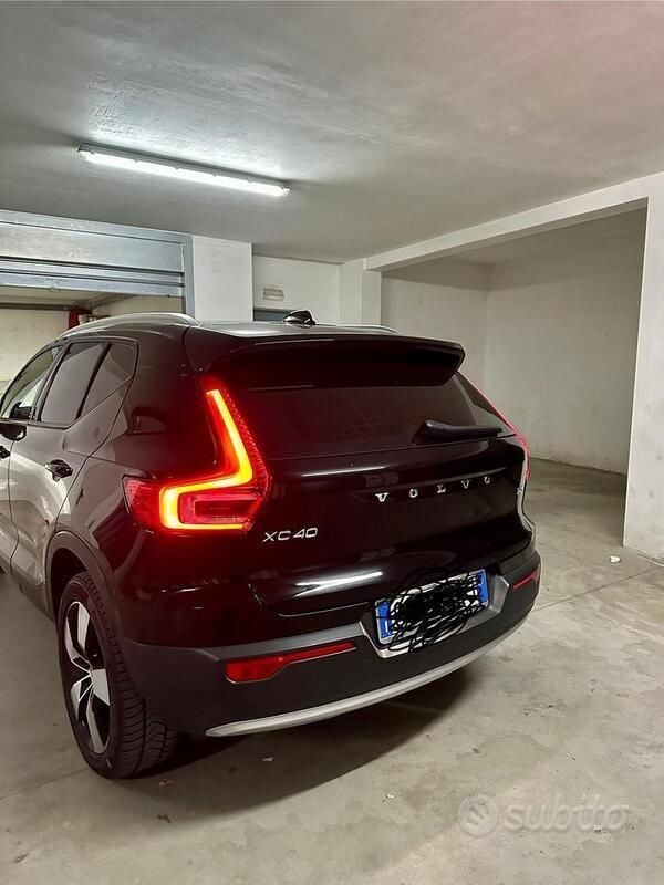 Usata Volvo XC40 129 CV (94 kW) 2021 Nero SUV