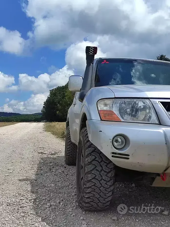 Usata Mitsubishi Pajero 160 CV (117 kW) 2004 Grigio SUV