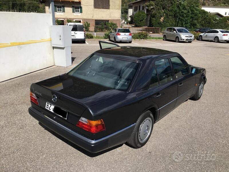 Usato 1992 Mercedes E200 Benzin (7.500 €)