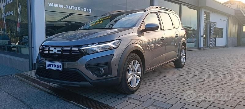 Usata Dacia Jogger Expression 94 CV (69 kW) 2024 Grigio Monovolume