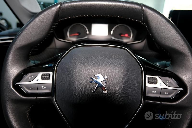 Usata Peugeot 208 Allure 100 CV (73 kW) 2023 Nero Utilitaria