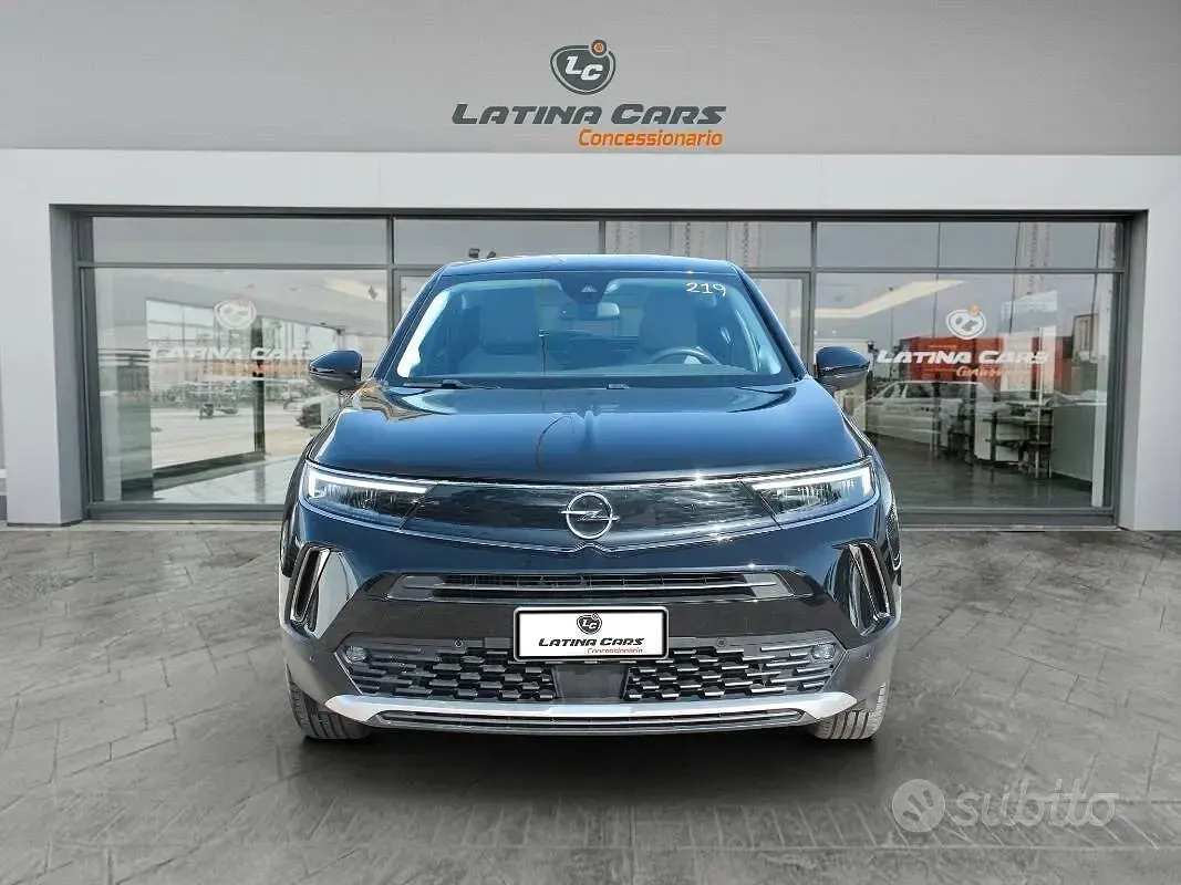 Usata Opel Mokka Elegance 101 CV (74 kW) 2022 Nero SUV