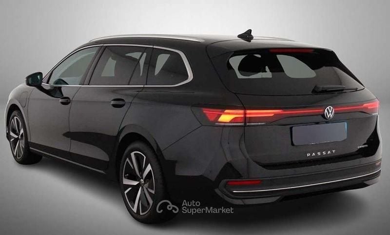 Usata VW Passat Business 204 CV (150 kW) 2024 Nero grenadill Station wagon