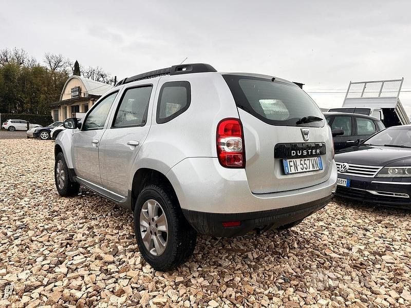 Usata Dacia Duster 110 CV (80 kW) 2015 Grigio SUV