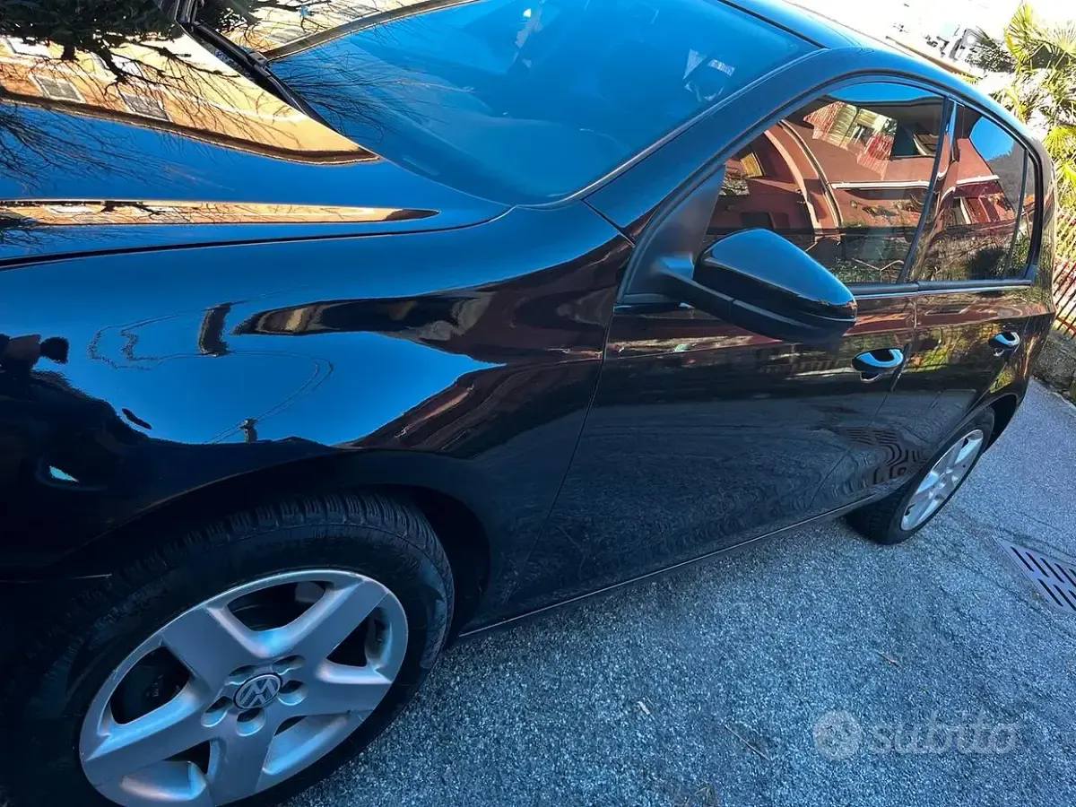 Usata VW Golf VI 105 CV (77 kW) 2010 Berlina