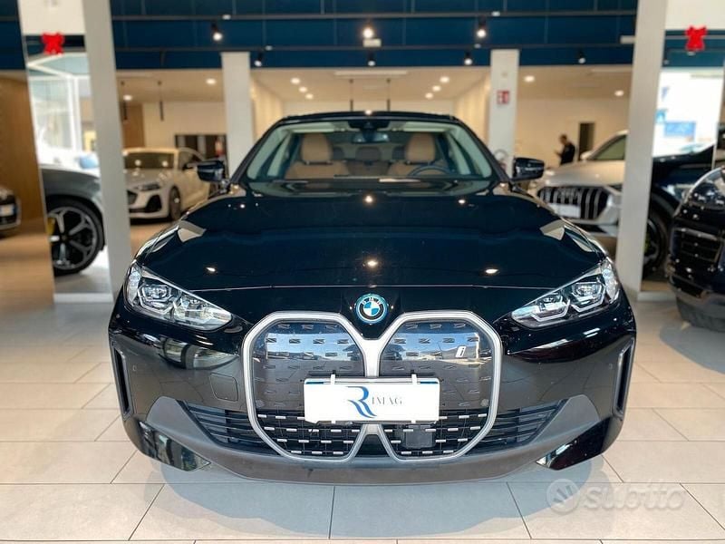 Usado BMW i4 Sport Line 250 kW (340 CV) 2023 Negro Berlina