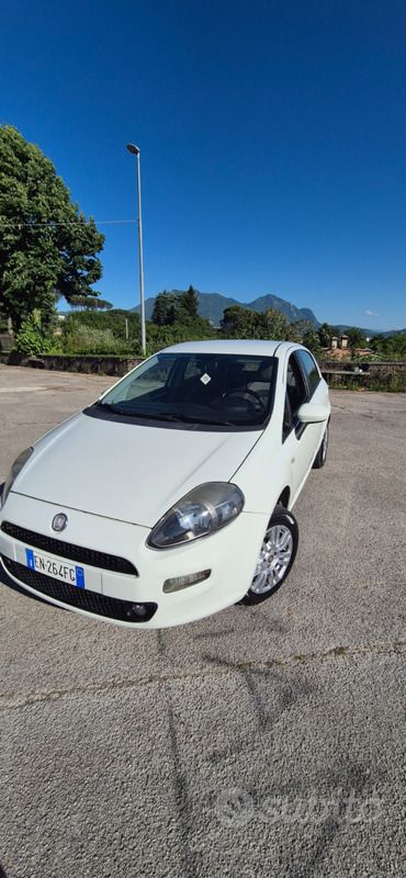 Bianco Usata 2012 Fiat Grande Punto Due volumi | 3500 € (Buon prezzo) - Immagine 1/4