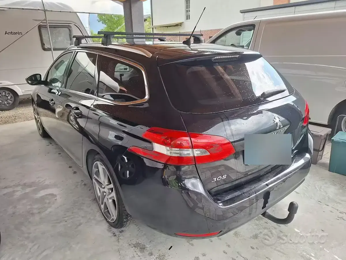 Usata Peugeot 308 SW 116 CV (85 kW) 2014 Nero Station wagon