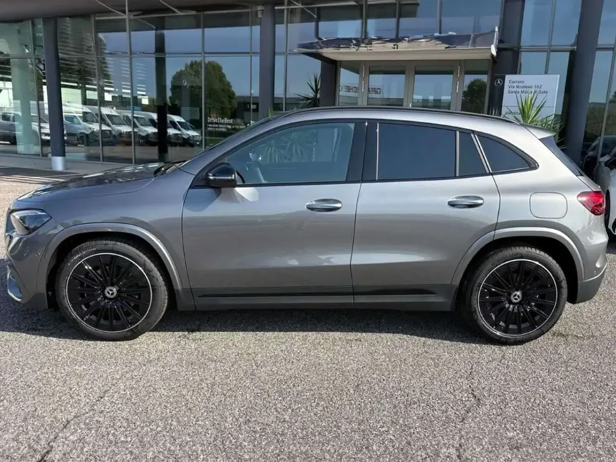 Nuova Mercedes GLA200 150 CV (110 kW) 2026 Grigio montagna SUV