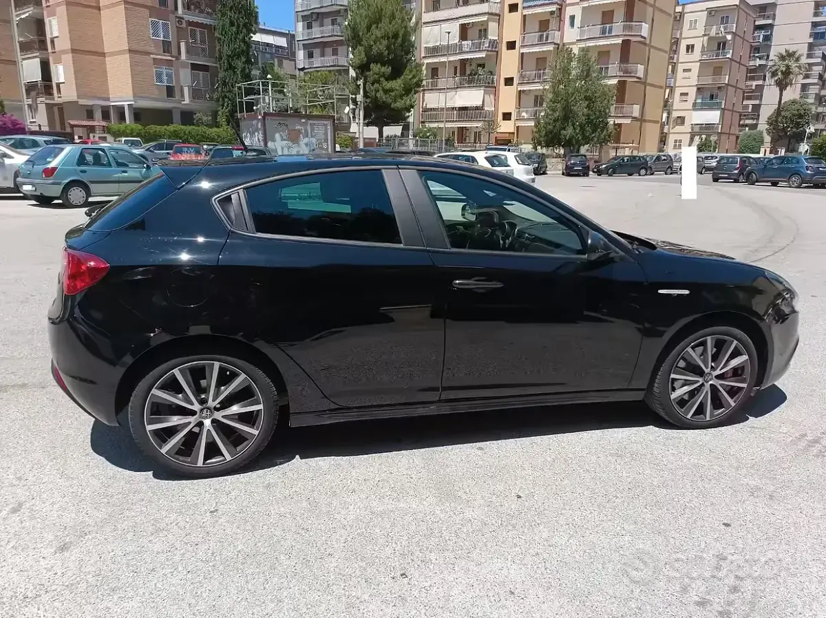 Usata Alfa Romeo Giulietta 120 CV (88 kW) 2019 Nero Utilitaria
