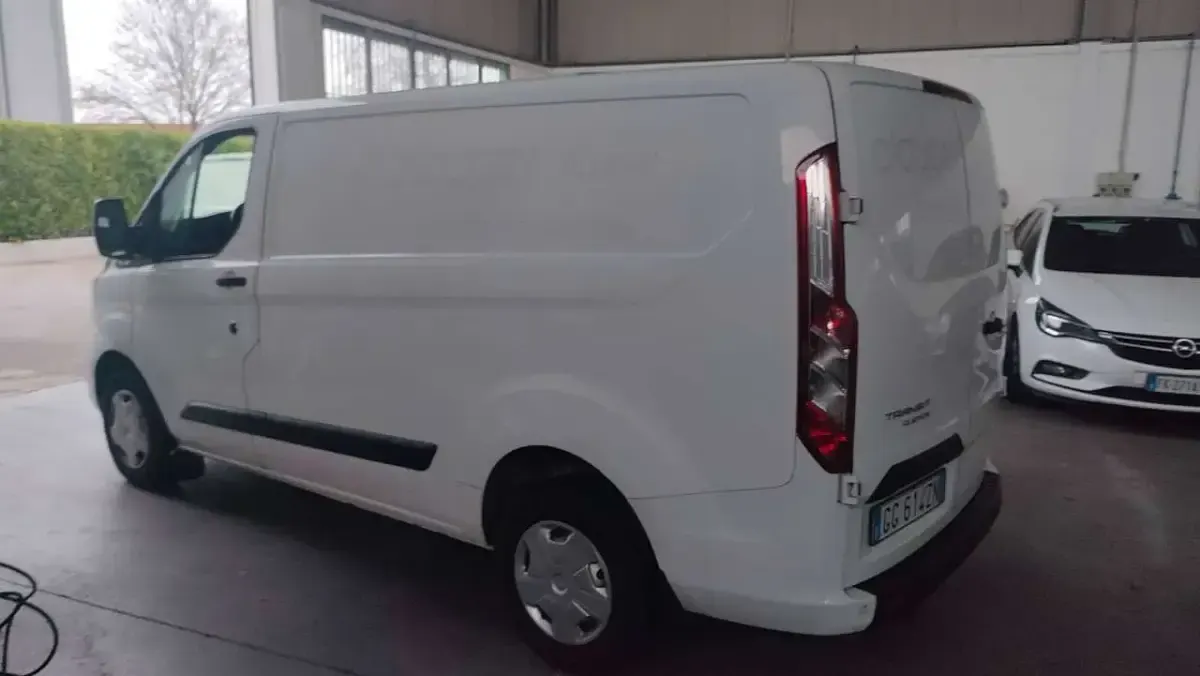 Usata Ford Transit Custom 129 CV (94 kW) 2021 Bianco Furgone