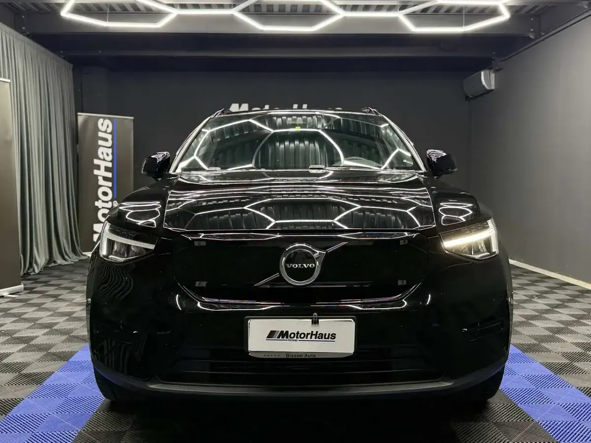 Usata Volvo XC40 Core 80 kW (109 CV) 2023 Nero SUV