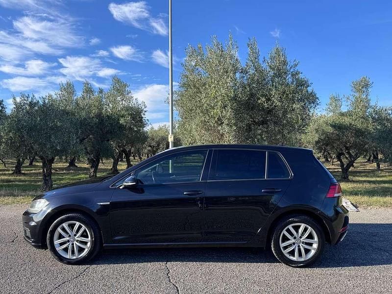 Usata VW Golf VII Highline 110 CV (80 kW) 2017 Berlina