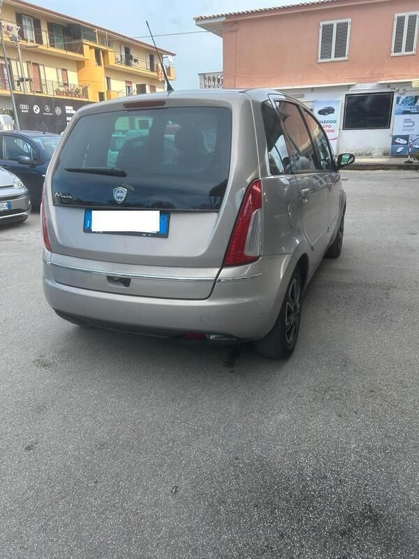 Usata Lancia Musa 77 CV (56 kW) 2009 Marrone Monovolume