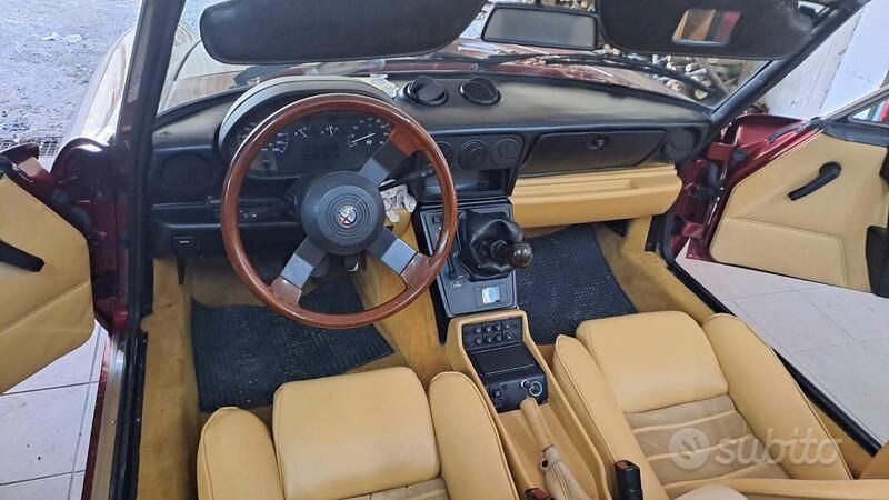 Usata Alfa Romeo Spider 120 CV (88 kW) 1990 Rosso Cabrio