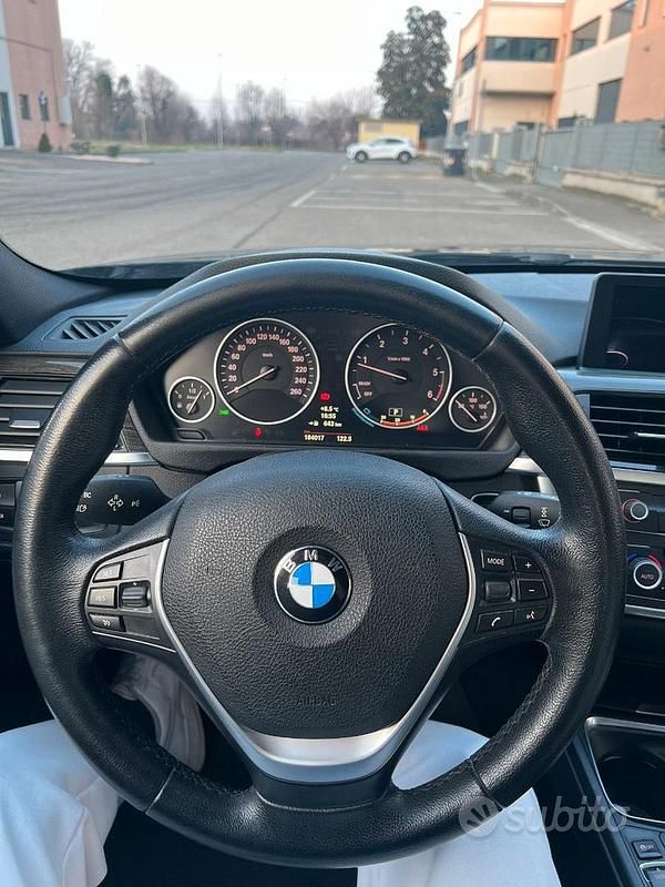 Usata BMW 320 Luxury Line 184 CV (135 kW) 2013 Nero Station wagon