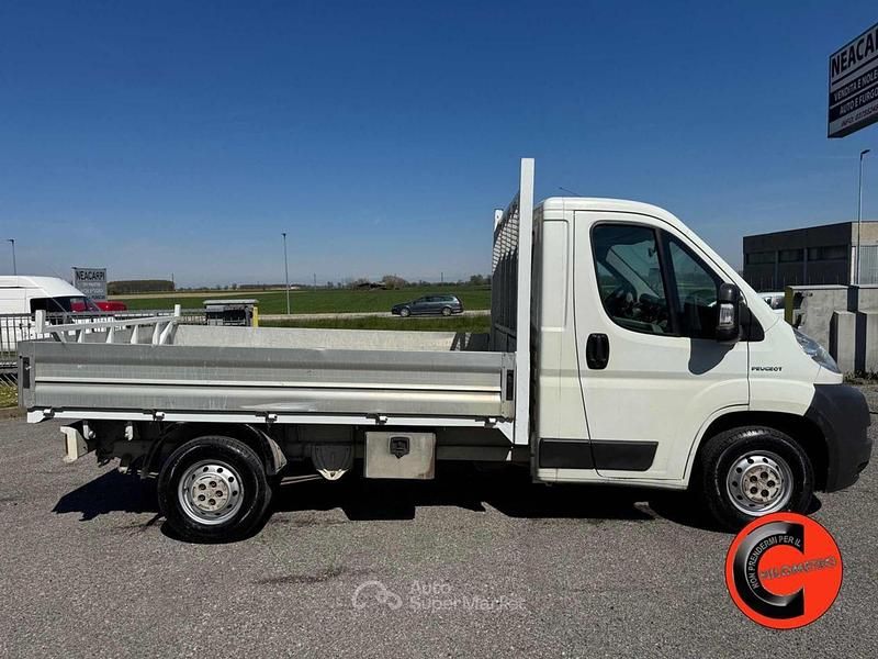 Usata Peugeot Boxer 120 CV (88 kW) 2009 Bianco pastello Furgone