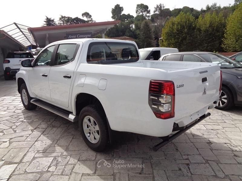 Usata Mitsubishi L200 150 CV (110 kW) 2022 Bianco Pick-up
