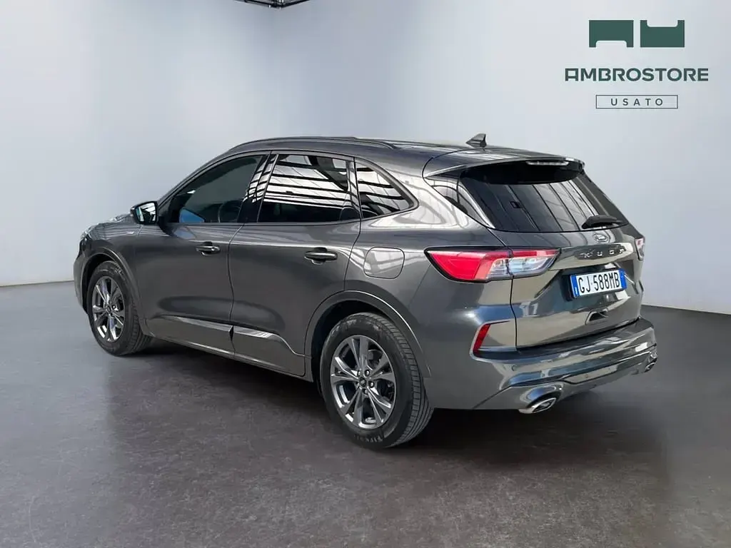 Usata Ford Kuga ST-Line 120 CV (88 kW) 2022 Magnetic grey SUV