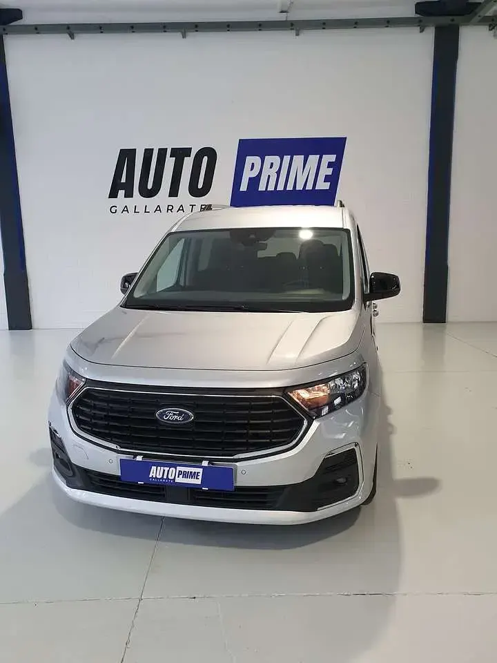 Usata Ford Tourneo Connect Titanium 102 CV (75 kW) 2024 Argento Monovolume