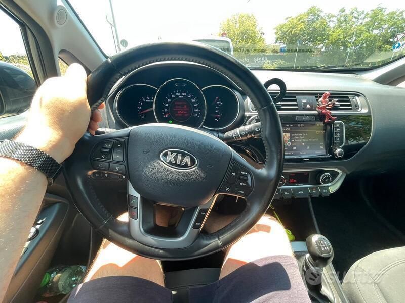 Usata Kia Rio 90 CV (66 kW) 2016 Grigio Utilitaria