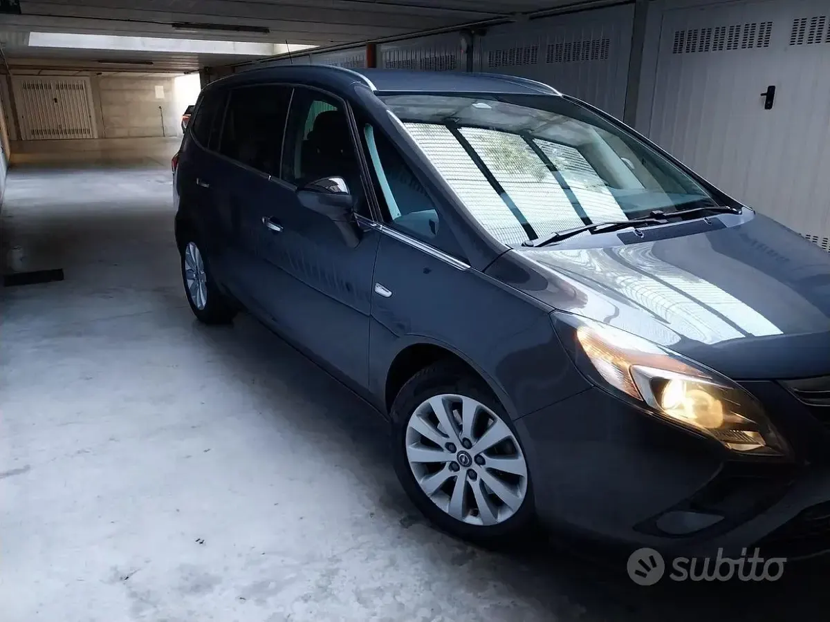 Usata Opel Zafira Tourer 165 CV (121 kW) 2013 Grigio Monovolume