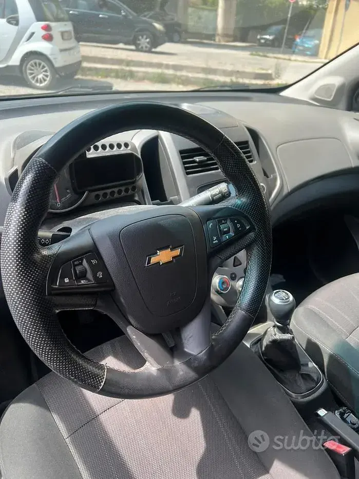 Usata Chevrolet Aveo 86 CV (63 kW) 2014 Grigio Berlina