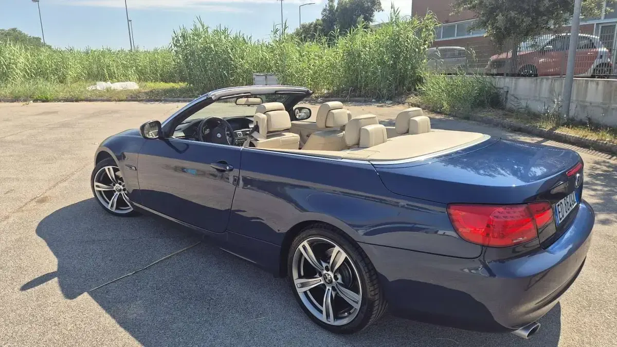 Usata BMW 320 Cabriolet 184 CV (135 kW) 2010 Bluazzurro Cabrio