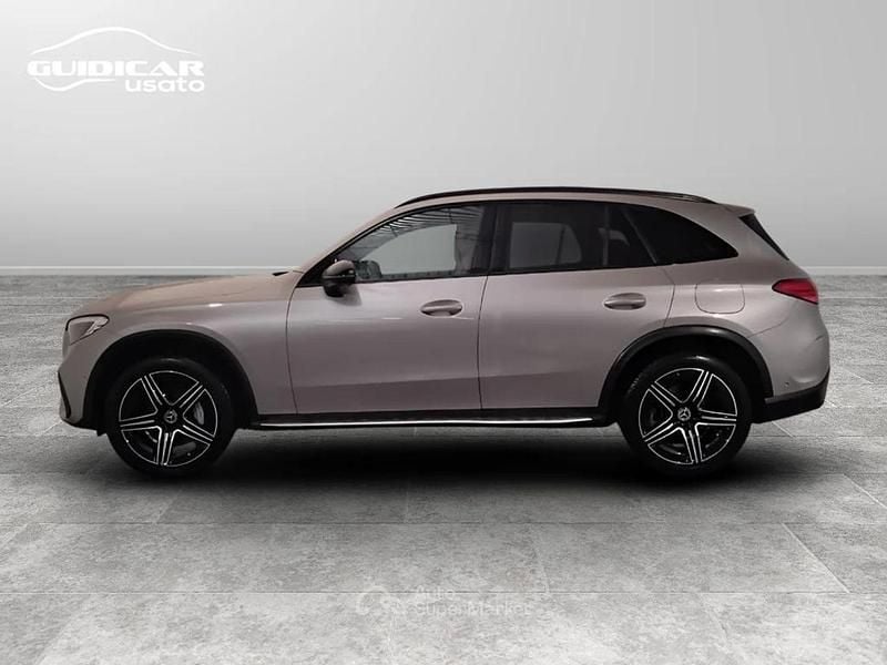 Usata Mercedes GLC300e Advanced Plus 197 CV (144 kW) 2023 Argento mojave SUV