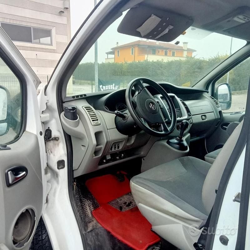 Usata Opel Vivaro 120 CV (88 kW) 2012 Bianco Monovolume
