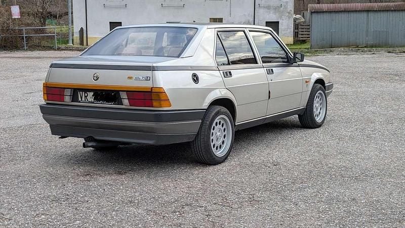 Usata Alfa Romeo 75 120 CV (88 kW) 1985 Berlina