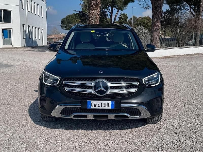 Usata Mercedes GLC200 163 CV (119 kW) 2020 Nero SUV