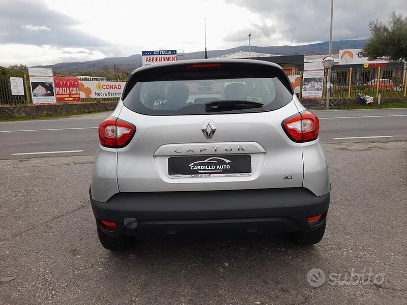 Usata Renault Captur 90 CV (66 kW) 2015 Grigio SUV