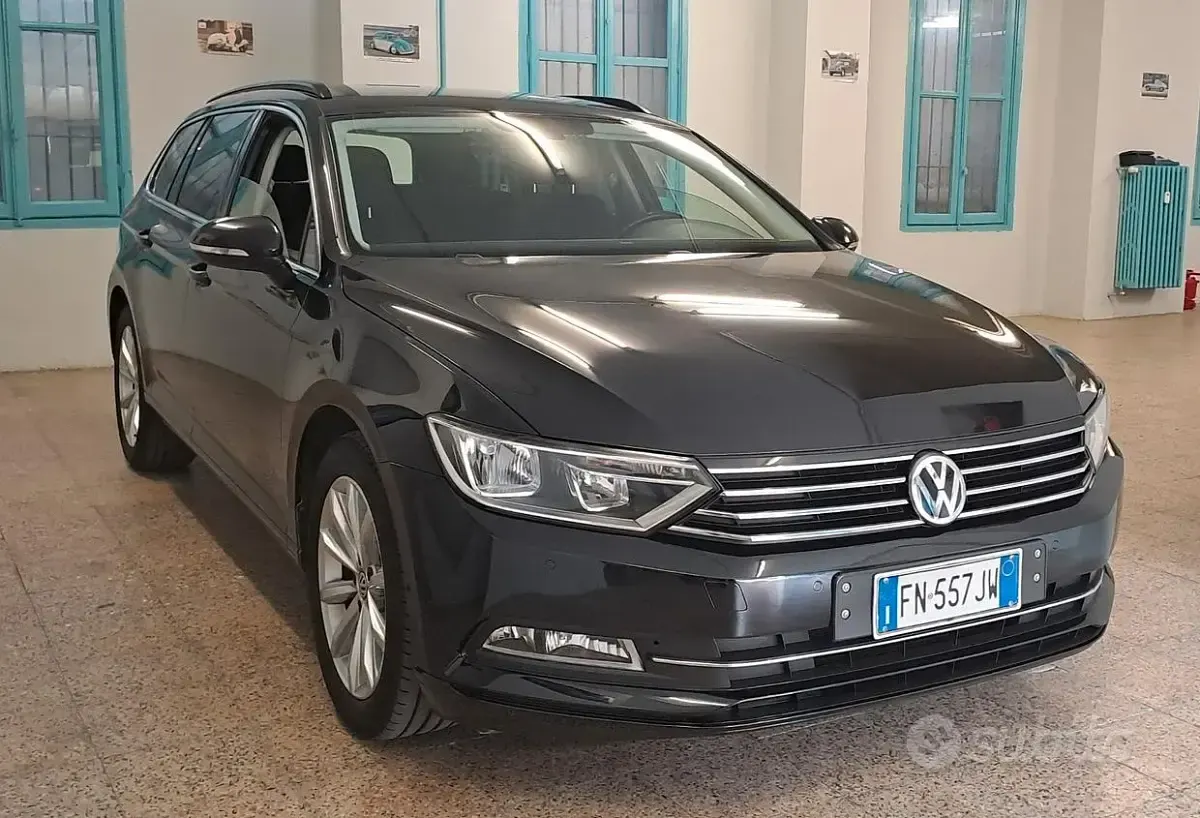 Usata VW Passat Business 120 CV (88 kW) 2018 Nero Station wagon